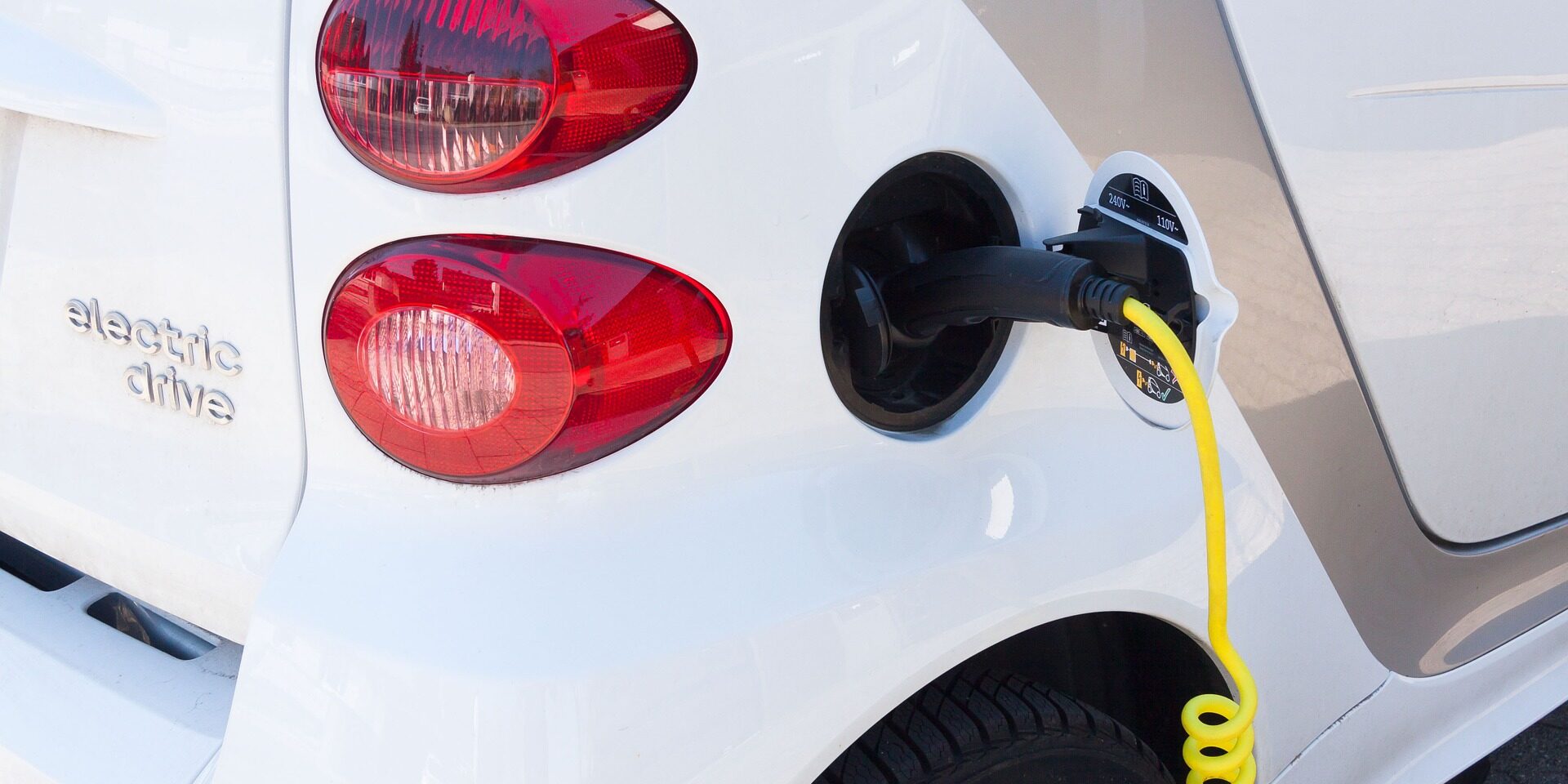electric-car-g82fa6fca0_1920