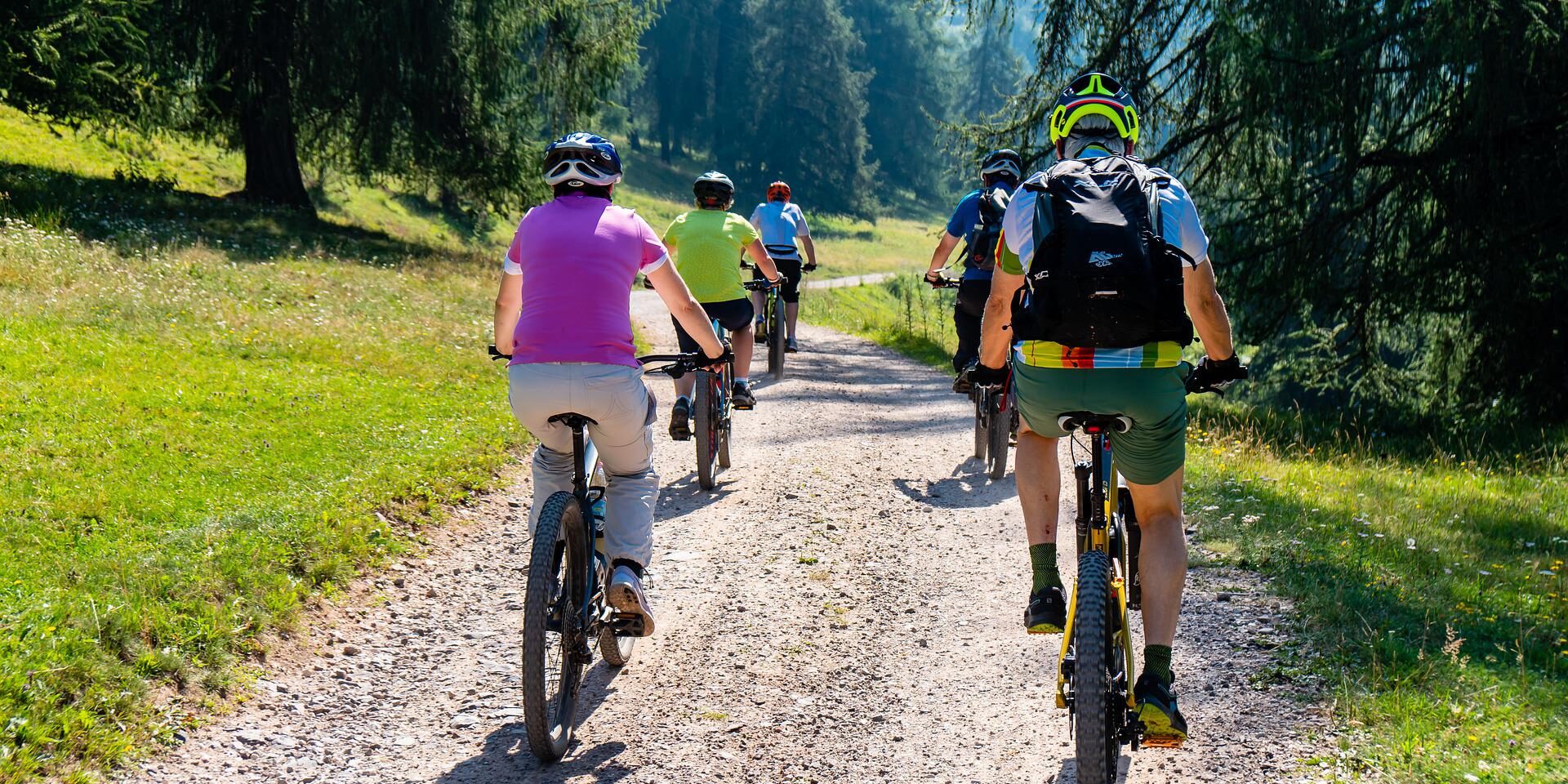 mountain-bike-g8d2122893_1920