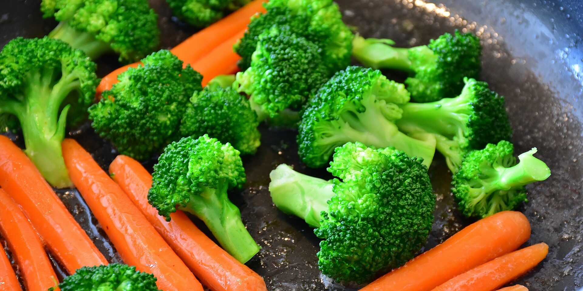 carrots-g3476df538_1920