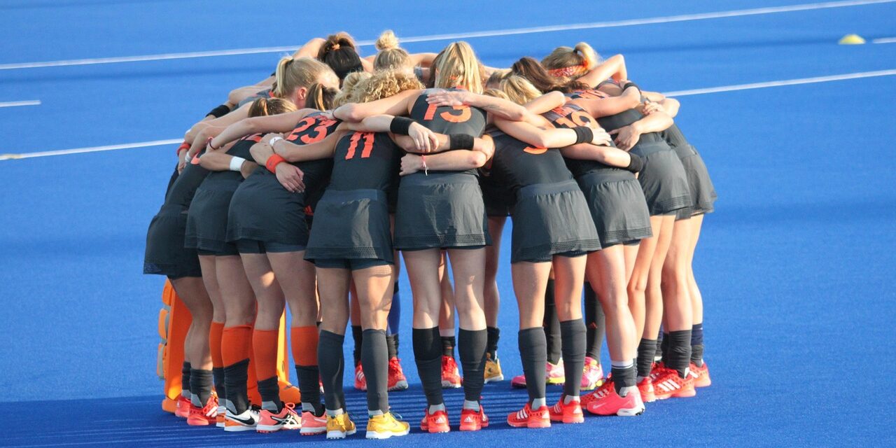 field-hockey-3646017_1280
